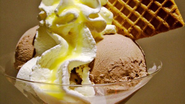 Beat the heat: Mumbai crowd chills with lassi; Belgian chocolate ice-cream a hit in Delhi 4