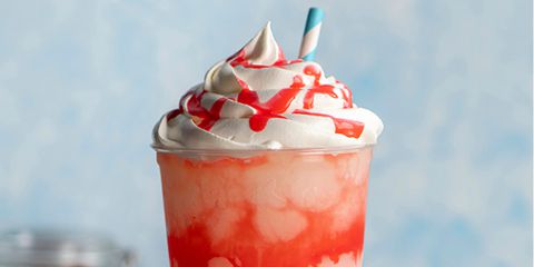 UPDATE] A Girl Tried To Cut Into Her Graduation Cake And Was Horrified To Find Out It Was Styrofoam 5