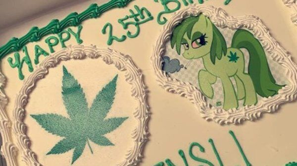 Cake decorator mistakes “Moana” for “marijuana,” receives fired 6