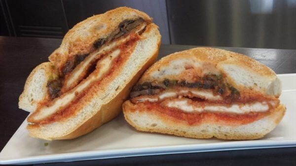 Former ‘IT girl’ embracing meals and circle of relatives at Burlington sandwich shop 1