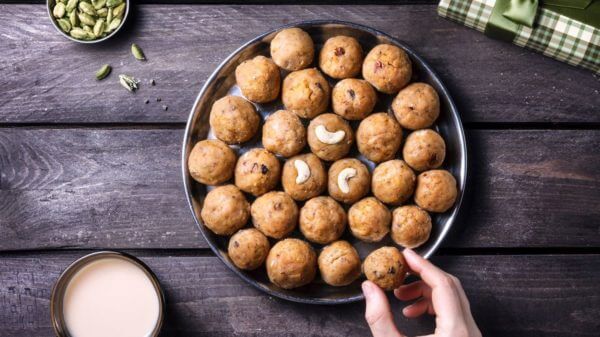 Recipe: Besan Laddu, a conventional Indian sweet 1