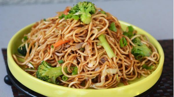 Cooking Tips: How To Make Restaurant-Style Hakka Noodles At Home 9