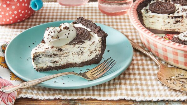 Oreo Pie Crust Recipe - How to Make the Perfect Pie Crust 1
