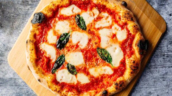 Round Table Pizza Near Me - How to Order a Round Table Pizza 5